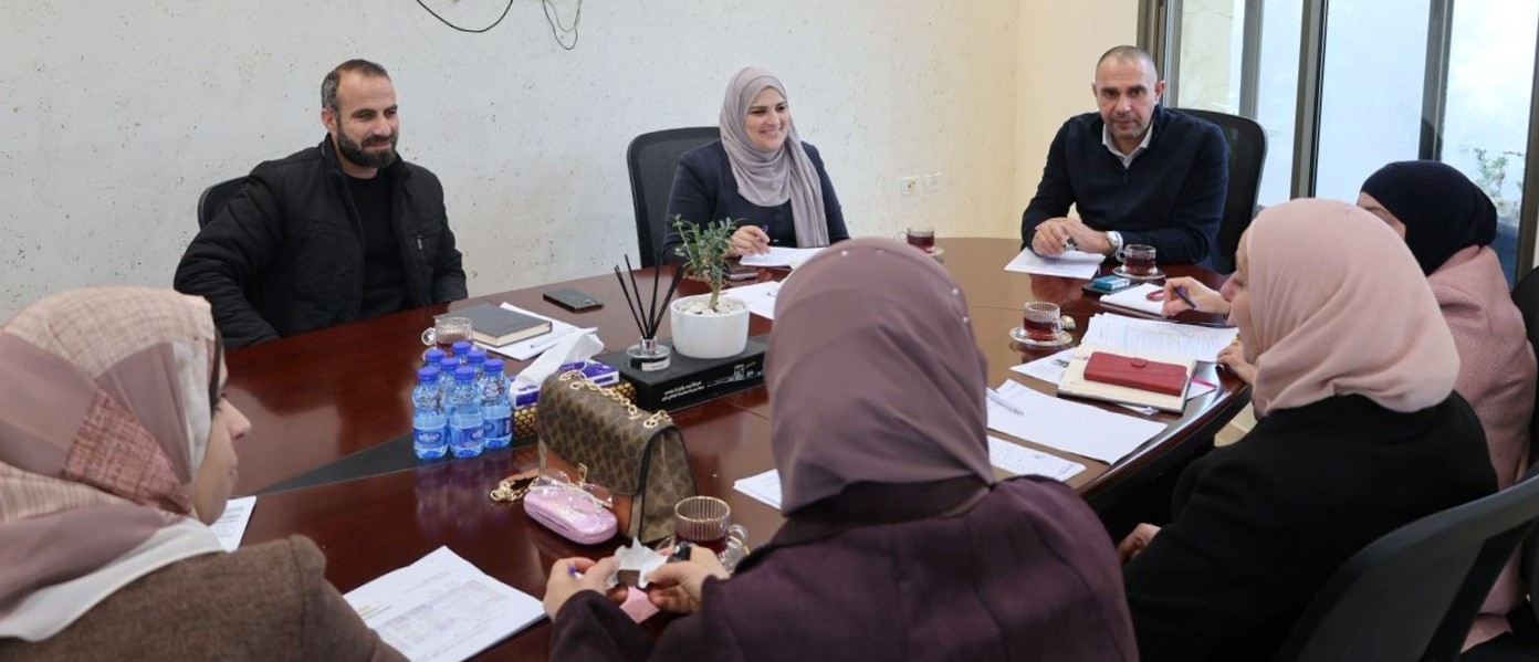 Surda Abu Qash Municipality Holds Education Committee Meeting to Enhance School Services